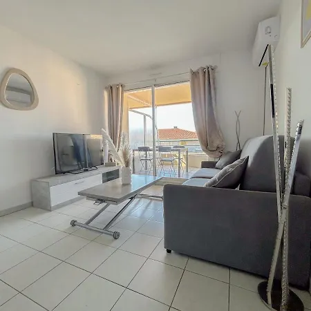 2 Pieces Avec Terrasse, Proche Des Plages